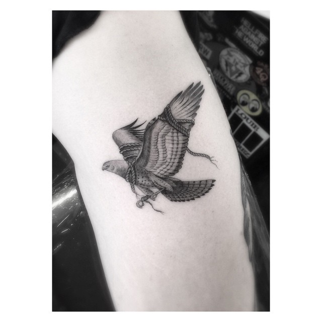 Tattoo uploaded by Igor Puente • Tattoo by Igor Puente #IgorPuente  #necktattoos #necktattoo #neck #jobstopper #neotraditional #falcon #bird  #rose #flower #floral • Tattoodo